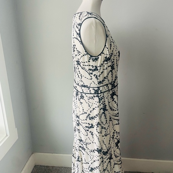 Talbots Floral Flounce Black and White Hem Dress - Picture 3 of 7